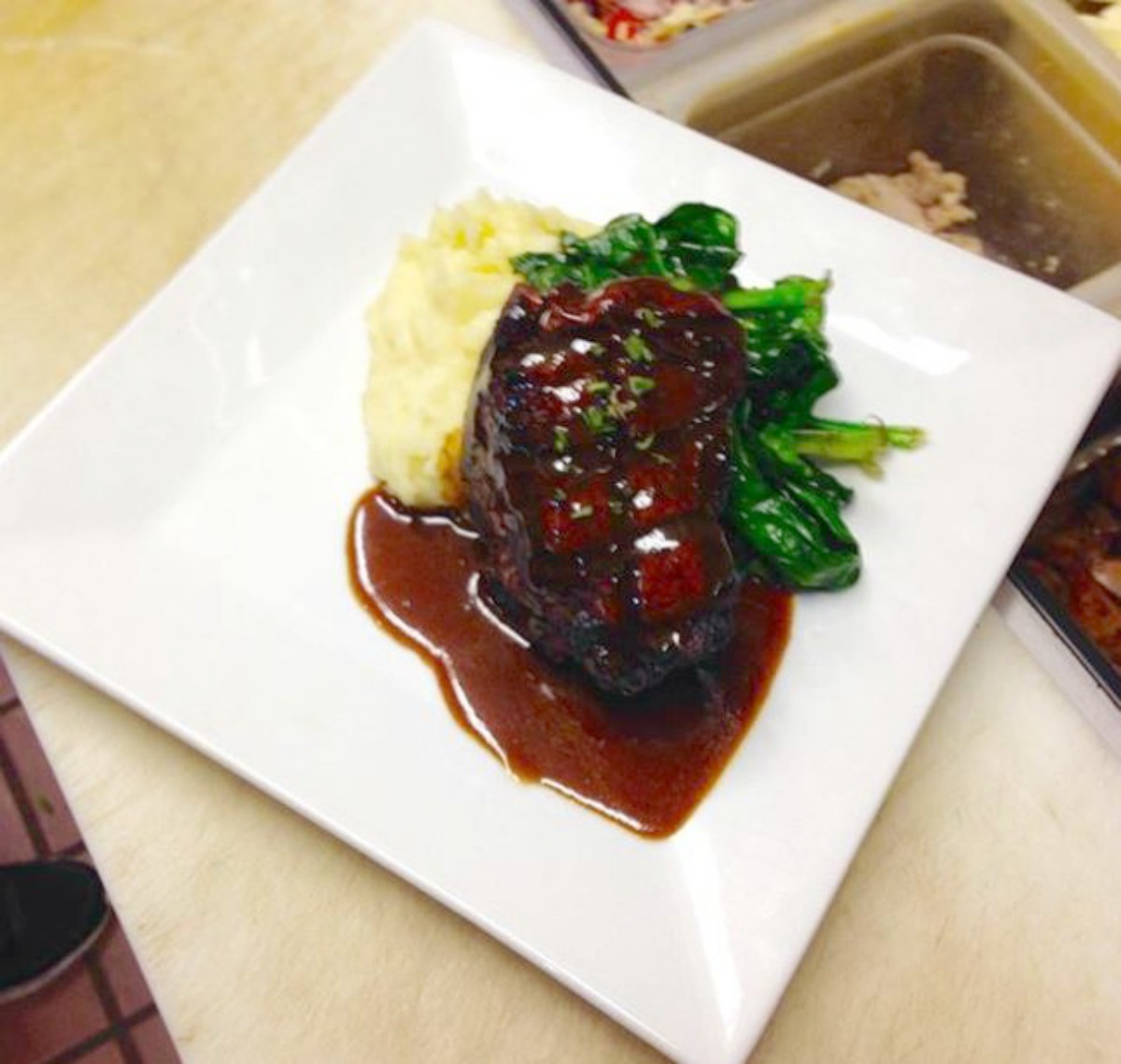 Deliciosa receta de salsa bordelaise para tus platos