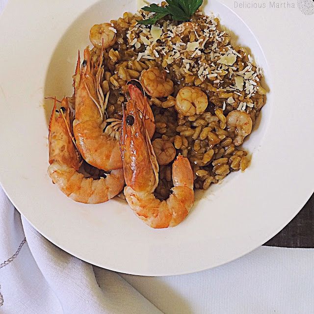 Delicioso risotto de mariscos con toques de vino blanco