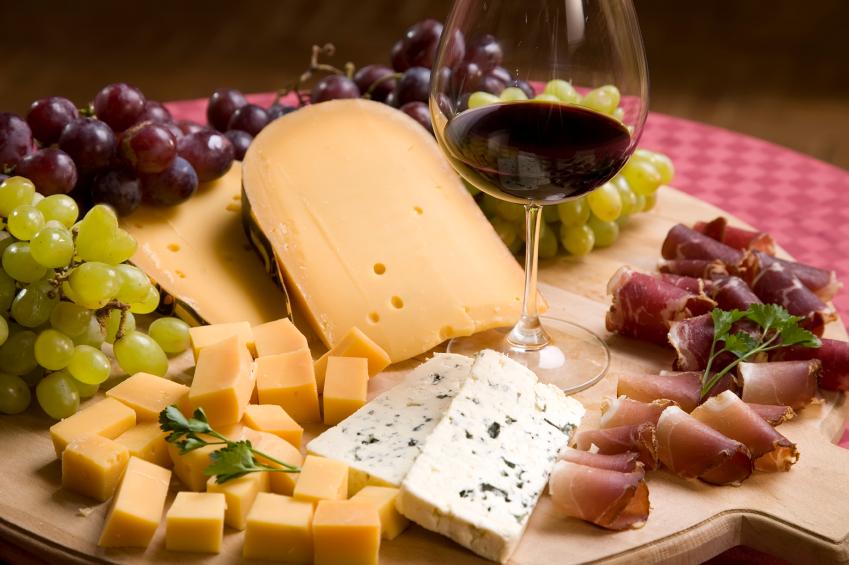 Los mejores quesos para tu vino tinto vinotecavirtual