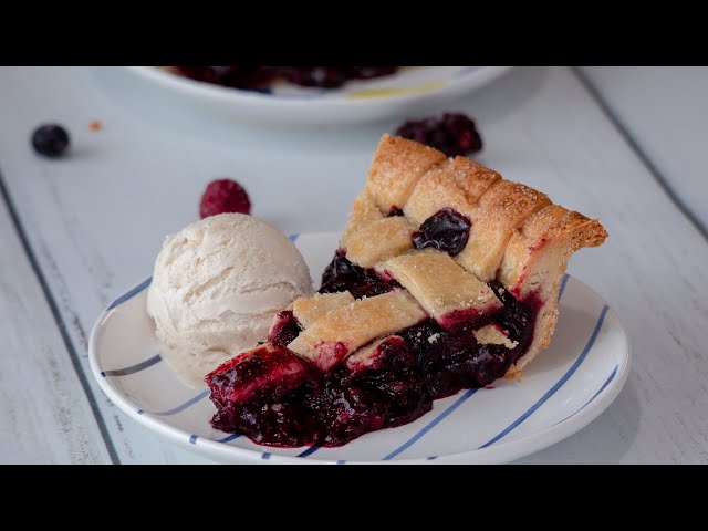 Tarta de moras con vino tinto y crema de vainilla: una irresistible combinación de sabores